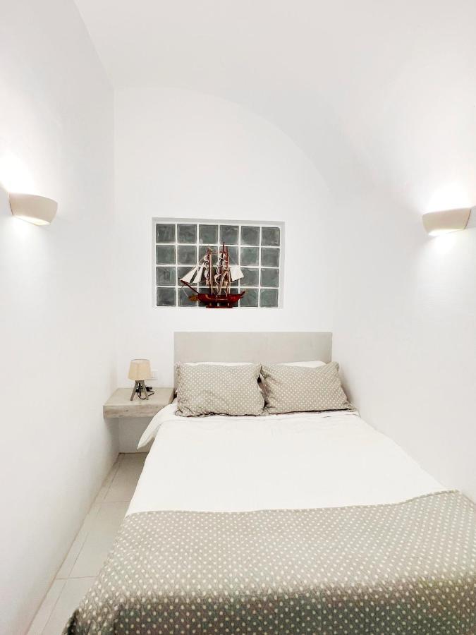 Poli Cave House Santorini Villa Fira  Exterior photo